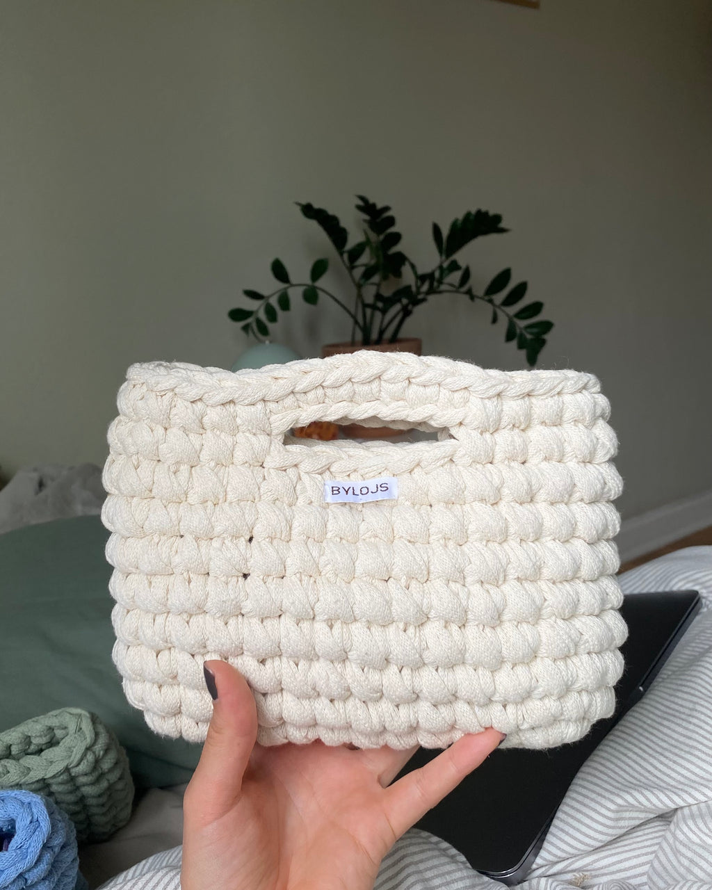 Chunky hand bag